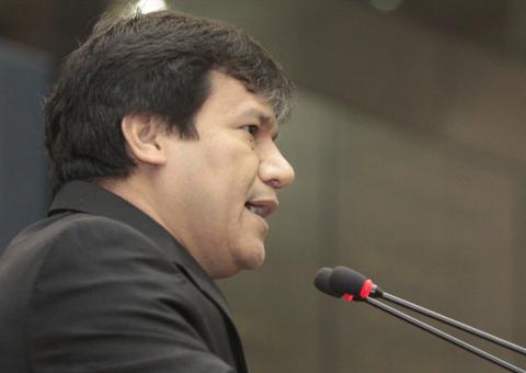 Vical cobra atenção do Governo aos moradores do bairro da Glória